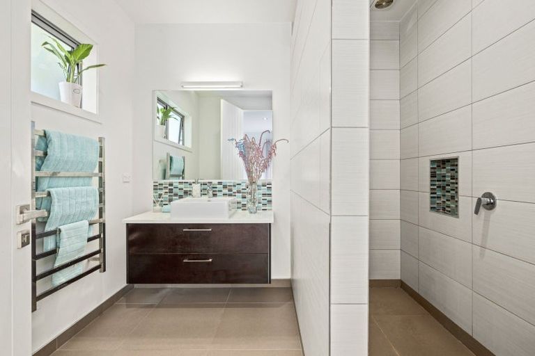 Photo of property in 5 Wrybill Way, Point Wells, Warkworth, 0986