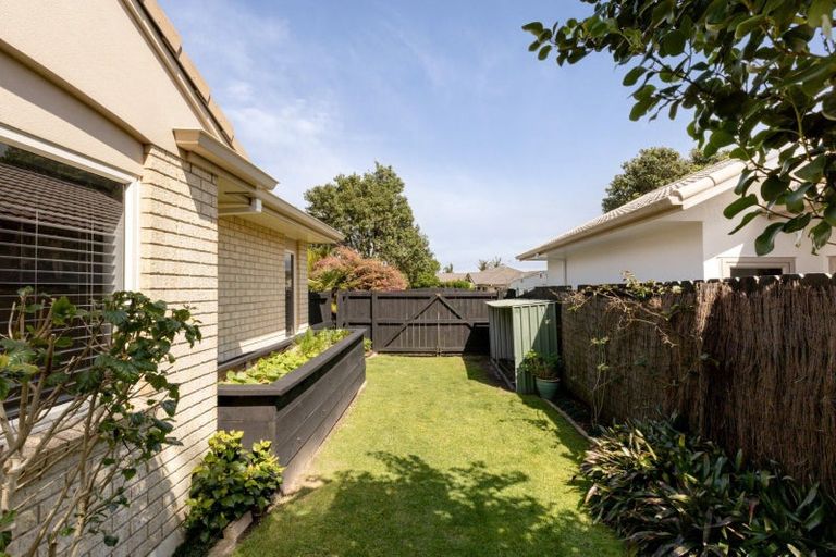 Photo of property in 587 Grenada Street, Papamoa Beach, Papamoa, 3118