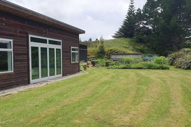 Photo of property in 280 Koru Road, Koru, New Plymouth, 4374