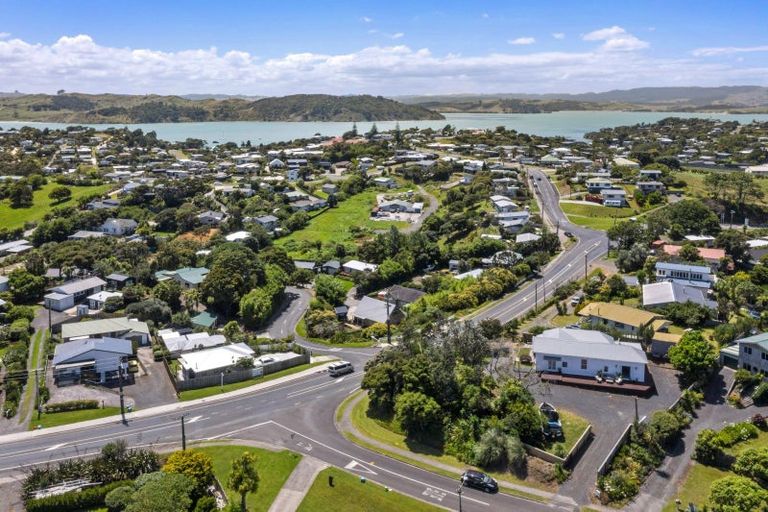 Photo of property in 23 Main Road, Raglan, 3225