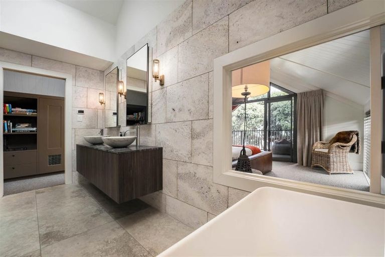 Photo of property in 10 Ida Way, Omaha, 0986