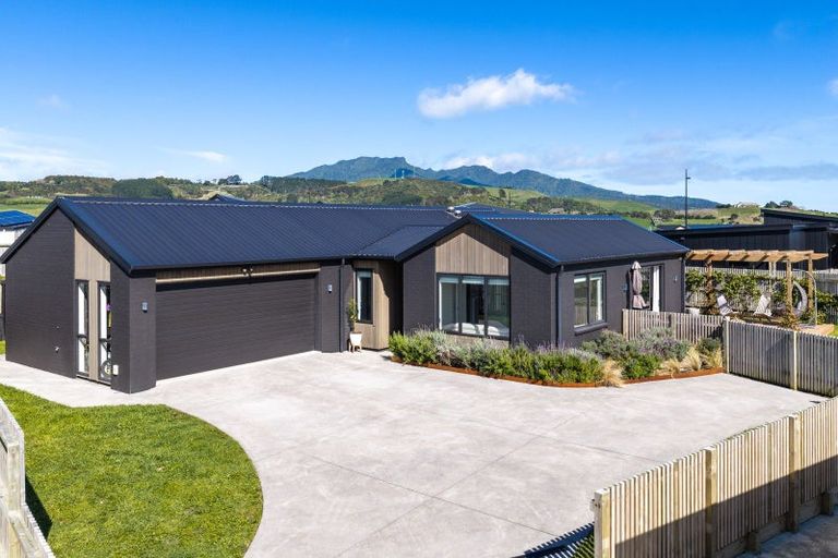 Photo of property in 16 Tunarau Street, Raglan, 3225