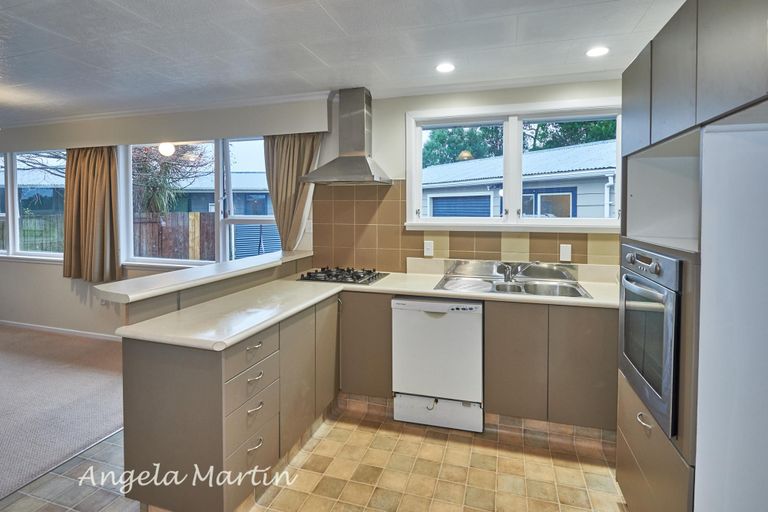 Photo of property in 24 Saturn Crescent, Milson, Palmerston North, 4414