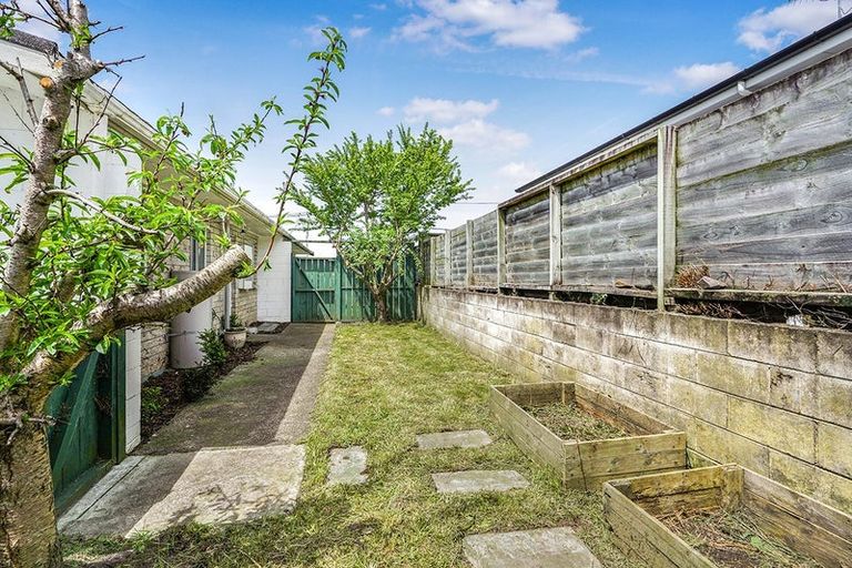 Photo of property in 2/30 Queen Street, Ngaruawahia, 3720