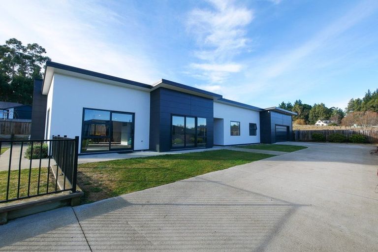 Photo of property in 15 Abbeyfield Close, Abbotsford, Dunedin, 9018