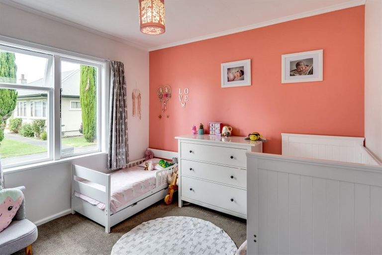 Photo of property in 12 Chester Street, Taradale, Napier, 4112