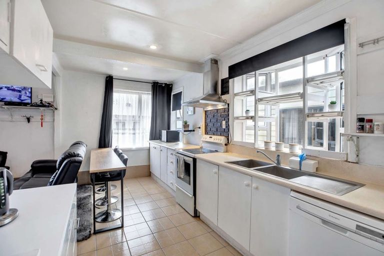 Photo of property in 25 Lambeth Crescent, Northcote, Christchurch, 8052