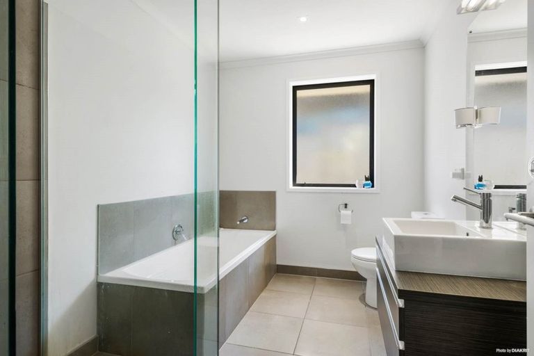 Photo of property in 16 Arbors Track, Silverdale, 0932