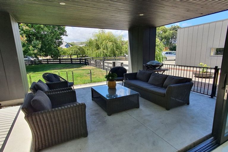 Photo of property in 2 Bressay Way, Waikanae, 5036