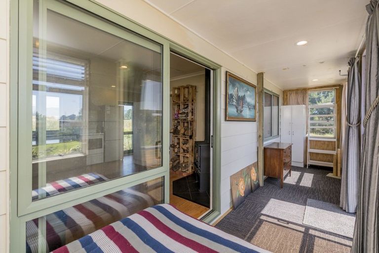 Photo of property in 75 Strathnaver Drive, Waikawa Beach, Levin, 5573