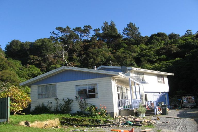 Photo of property in 20 Tiroiti Grove, Stokes Valley, Lower Hutt, 5019