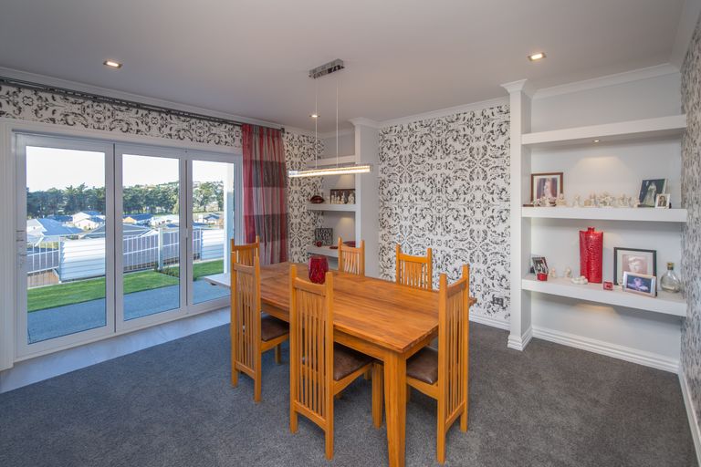 Photo of property in 6 Rushden Rise, Westmorland, Christchurch, 8025