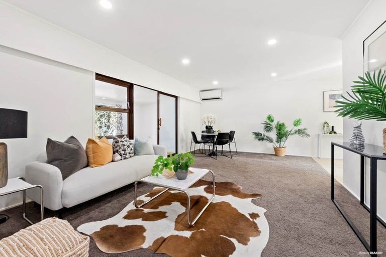 Photo of property in 1/82 Sartors Avenue, Browns Bay, Auckland, 0630