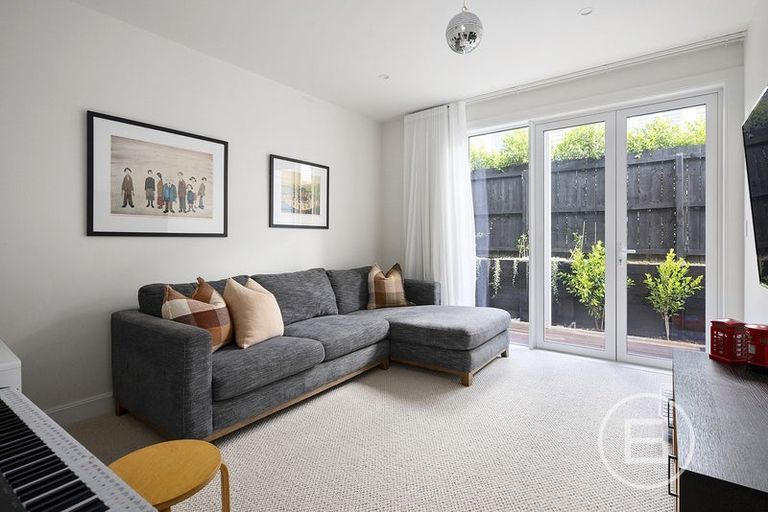 Photo of property in 15 Church Street, Northcote Point, Auckland, 0627