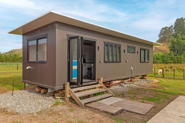 Photo of property in 7 Parkinson Street, Tolaga Bay, 4077