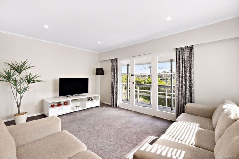 Photo of property in 1/50 Glencoe Road, Browns Bay, Auckland, 0630