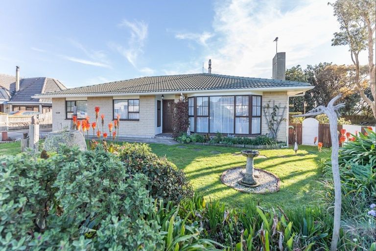 Photo of property in 7 Rangitane Grove, Waitarere Beach, Levin, 5510