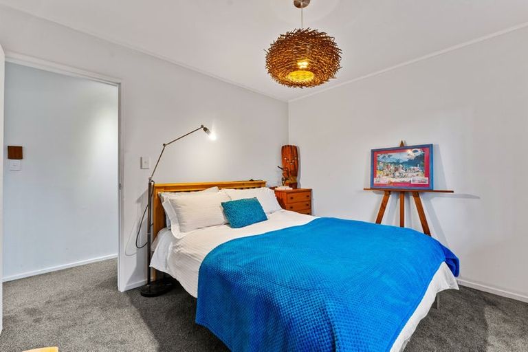 Photo of property in 2/962 Beach Road, Torbay, Auckland, 0630