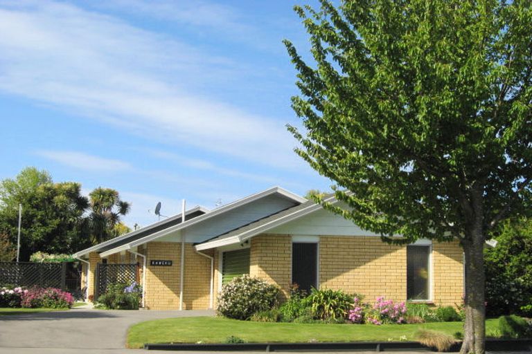 Photo of property in 48 Ambleside Drive, Burnside, Christchurch, 8053