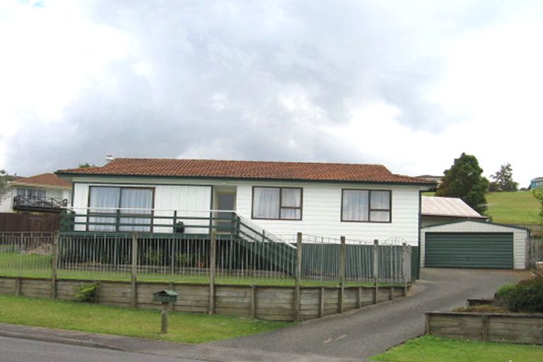 Photo of property in 62 West Harbour Drive, West Harbour, Auckland, 0618