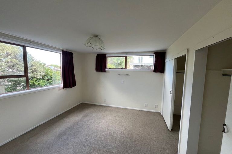 Photo of property in 109 Akaroa Drive, Maupuia, Wellington, 6022