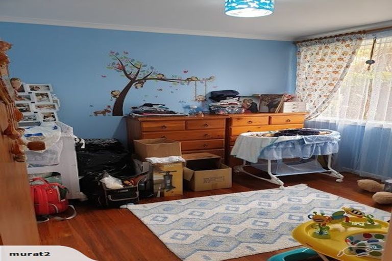 Photo of property in 16 Turville Crescent, Newlands, Wellington, 6037