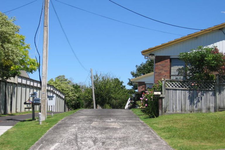 Photo of property in 2/6 Dallinghoe Crescent, Milford, Auckland, 0620