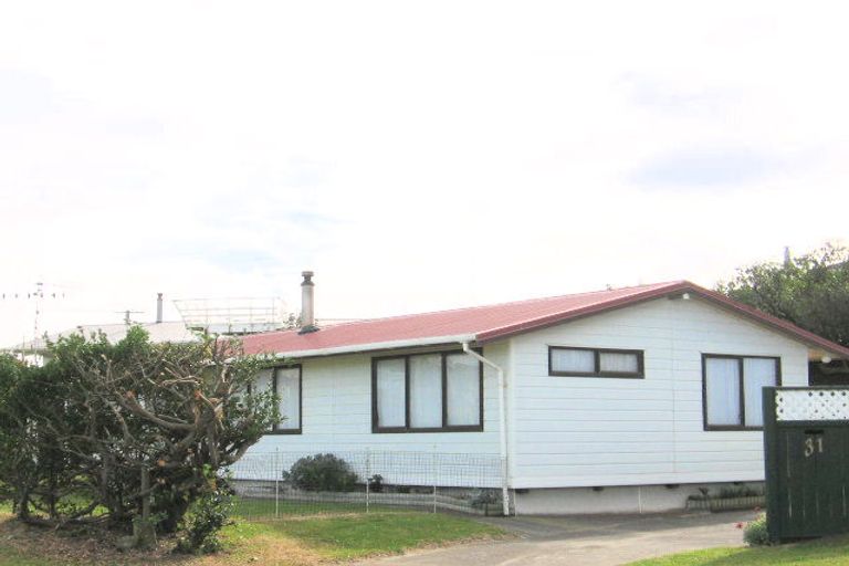 Photo of property in 31 Dewe Terrace, Foxton Beach, Foxton, 4815