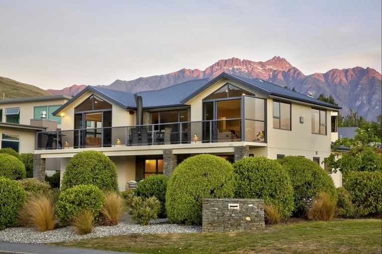Photo of property in 660 Peninsula Road, Kelvin Heights, Queenstown, 9300