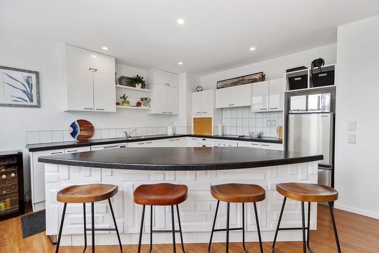 Photo of property in Lexington Apartments, 33c Hania Street, Mount Victoria, Wellington, 6011