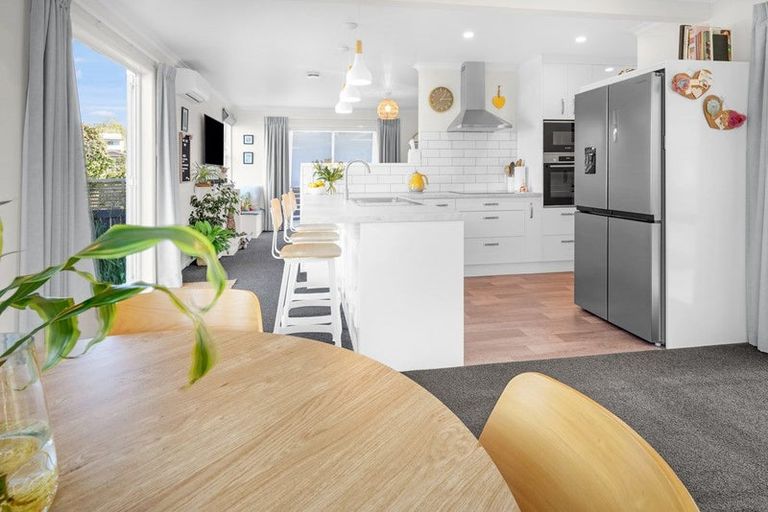 Photo of property in 14 Manapouri Place, Glenview, Hamilton, 3206