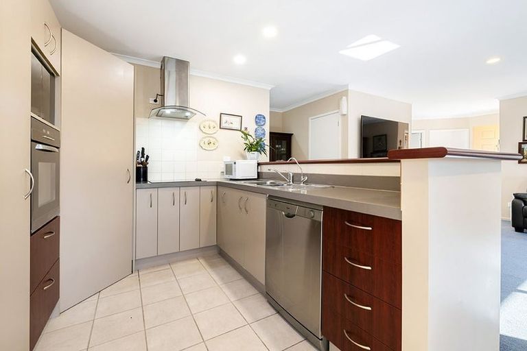 Photo of property in 17 Kestrel Heights, Arkles Bay, Whangaparaoa, 0932
