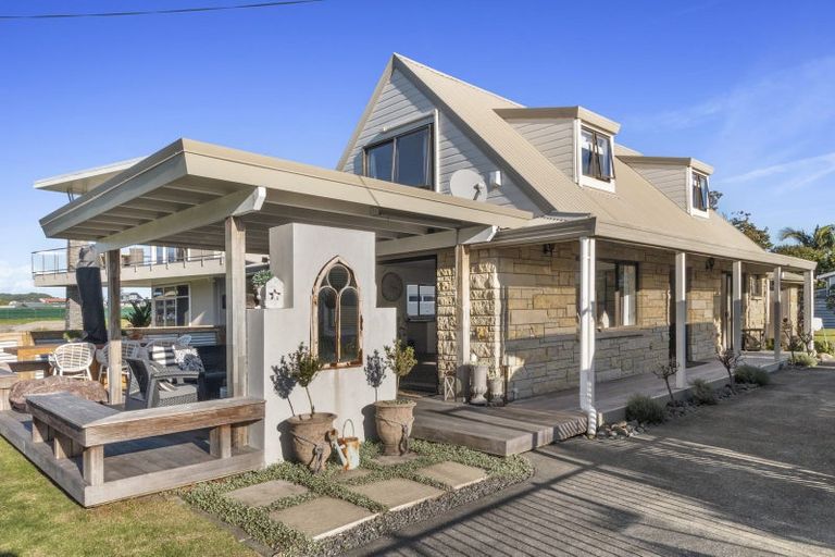 Photo of property in 403 Harbour View Road, Whangamata, 3620