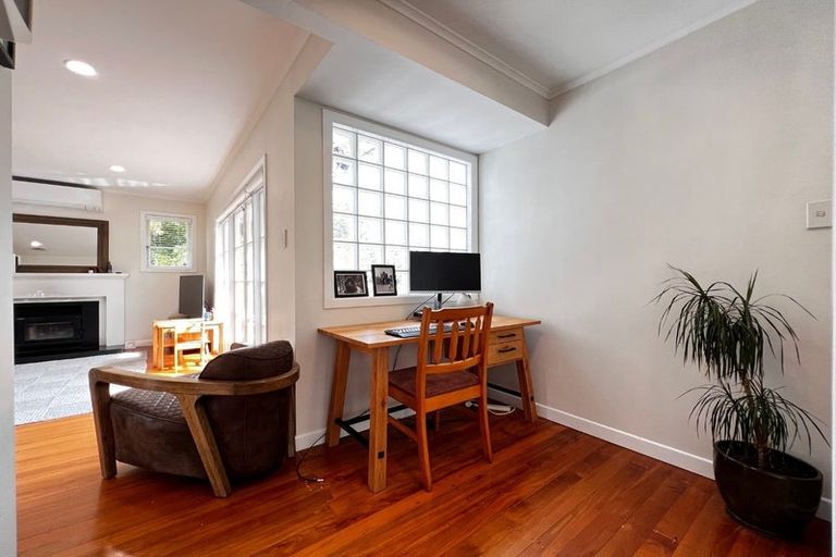 Photo of property in 1/73 Verran Road, Birkenhead, Auckland, 0626