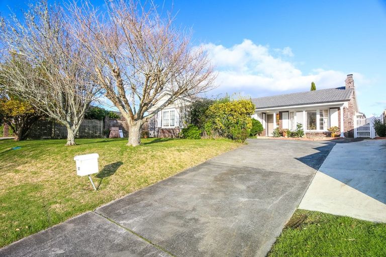 Photo of property in 37 Fratley Avenue, Farm Cove, Auckland, 2012