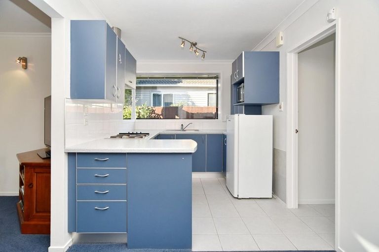 Photo of property in 2 Sawyers Arms Road, Northcote, Christchurch, 8052