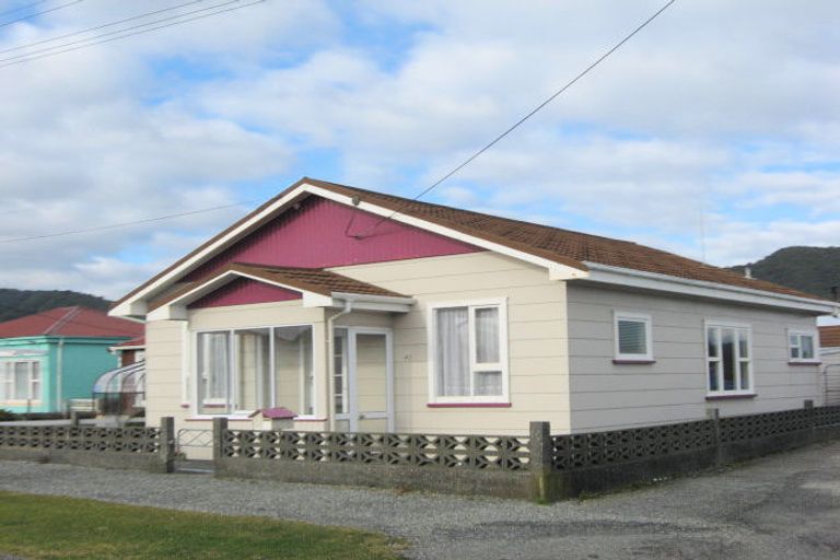 Photo of property in 41 Blake Street, Blaketown, Greymouth, 7805