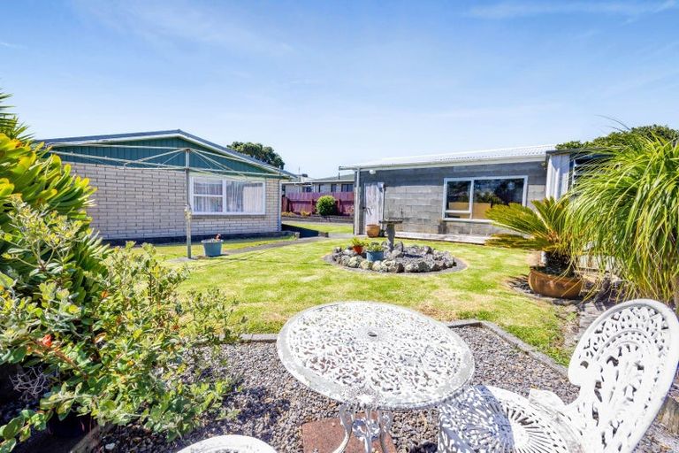 Photo of property in 40 High Street East, Waitara, 4320