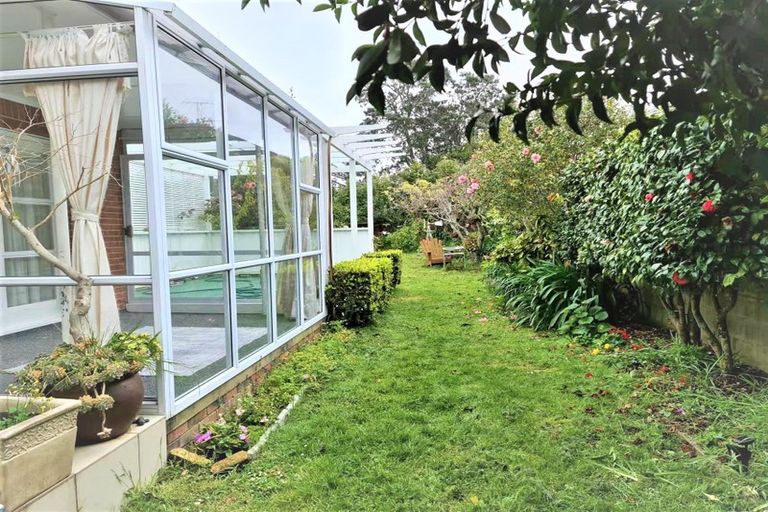 Photo of property in 3 Fowler Street, Northcote, Auckland, 0627