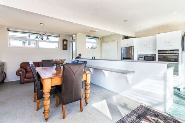 Photo of property in 20 Hinerau Grove, Waipahihi, Taupo, 3330