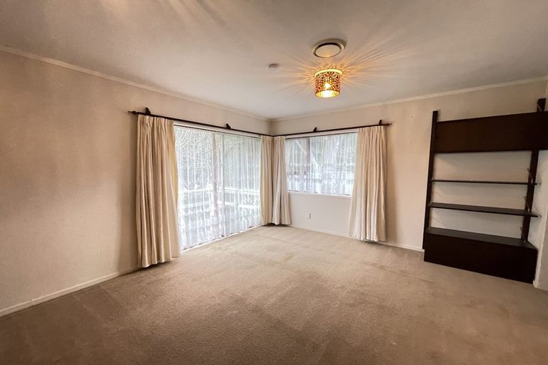 Photo of property in 9 Sirius Place, Botany Downs, Auckland, 2010