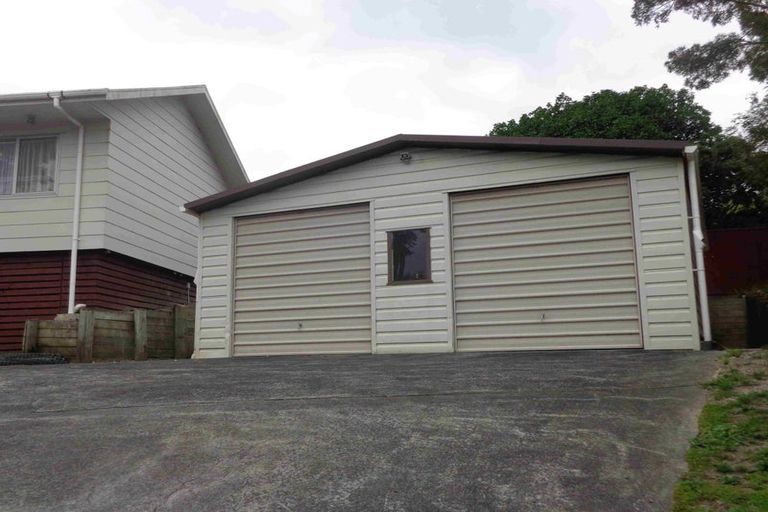 Photo of property in 13 Trengove Place, West Harbour, Auckland, 0618
