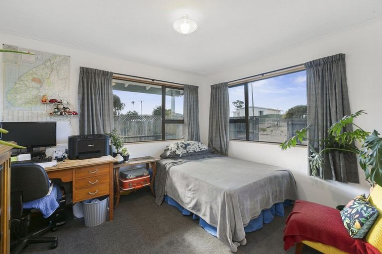 Photo of property in 18 Palmer Place, Taieri Beach, Brighton, 9091