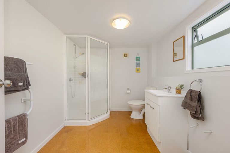 Photo of property in 14 Acacia Road, Torbay, Auckland, 0632