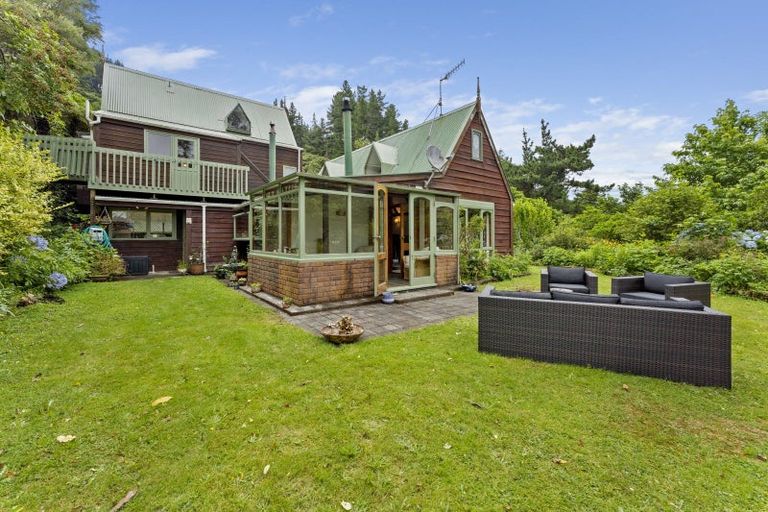 Photo of property in 312 Moores Valley Road, Wainuiomata, 5373