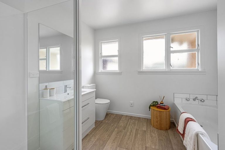 Photo of property in 53 Prestons Road, Redwood, Christchurch, 8051