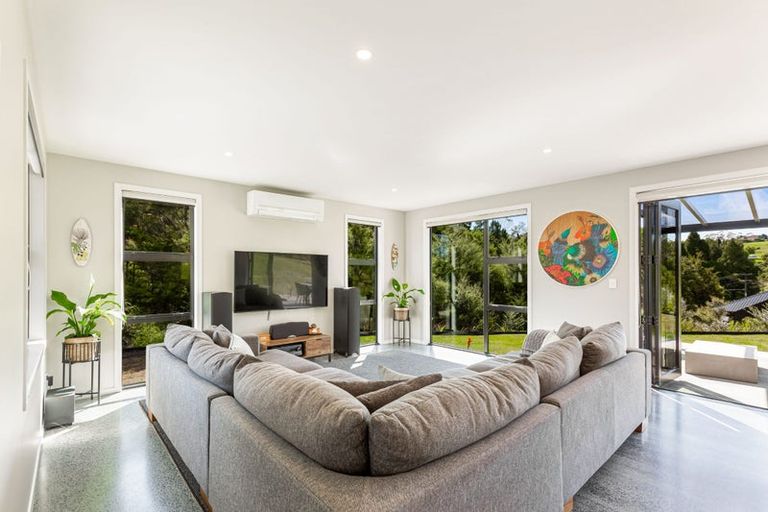 Photo of property in 224 Birdwood Road, Massey, Auckland, 0614