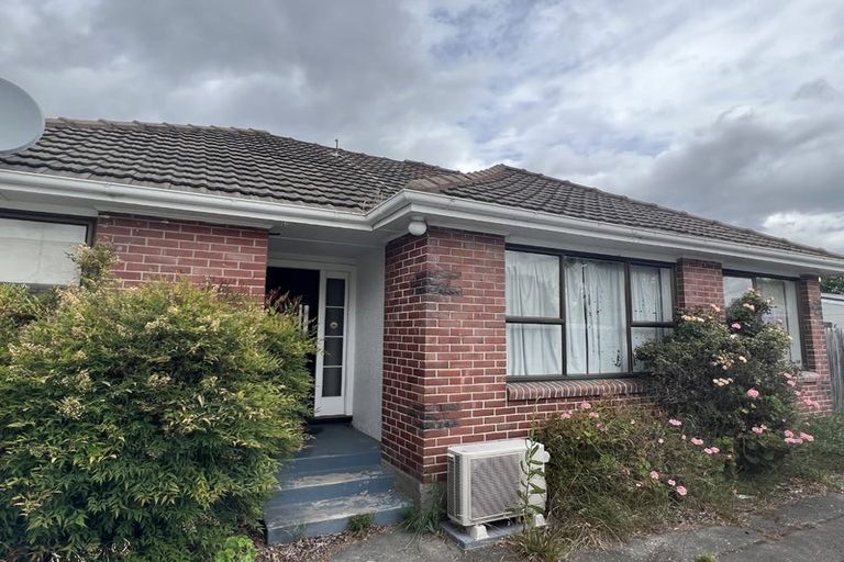 Photo of property in 32 Curletts Road, Sockburn, Christchurch, 8042