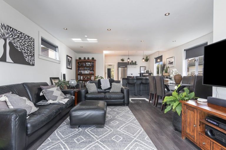 Photo of property in 10 Trent Avenue, Hokowhitu, Palmerston North, 4410