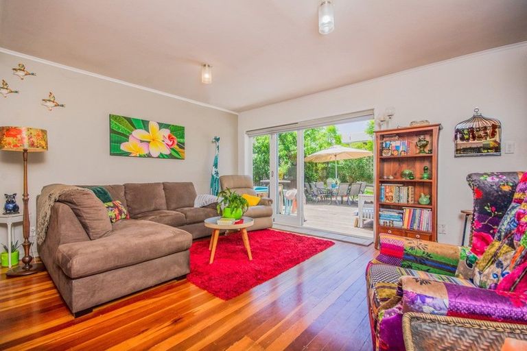 Photo of property in 9 Titoki Avenue, Mangere Bridge, Auckland, 2022